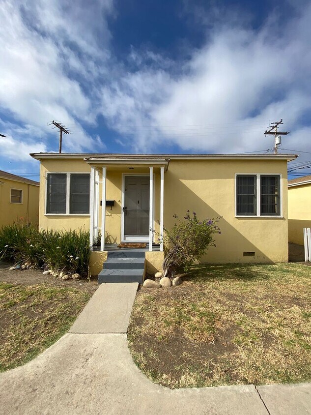 Primary Photo - Midtown Ventura - Cottage one bedroom, one...