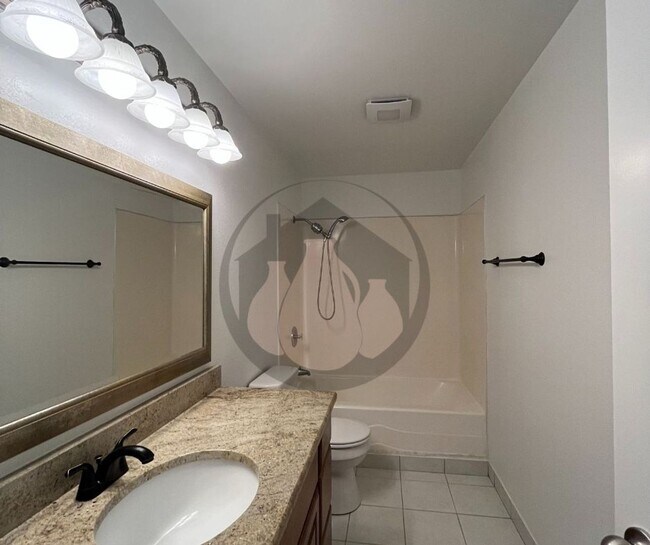 Foto del edificio - Ready to Move In!!!!  3 Bedroom 1 Bathroom...
