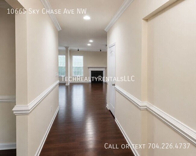 Foto del edificio - 10665 Sky Chase Ave NW