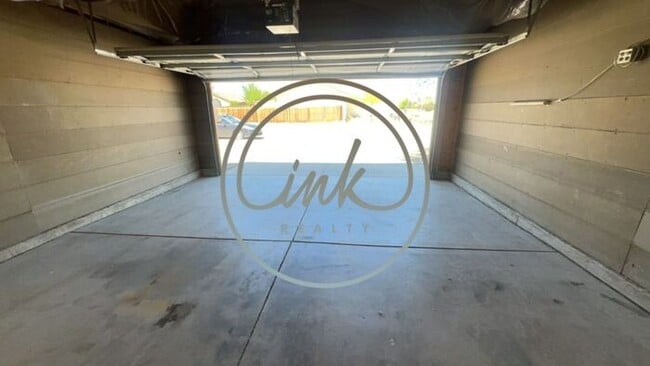 Building Photo - Three Bedroom Single Family Home in Fernle...