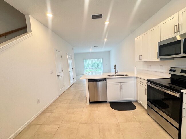 Foto del edificio - 8528 Daybreak St