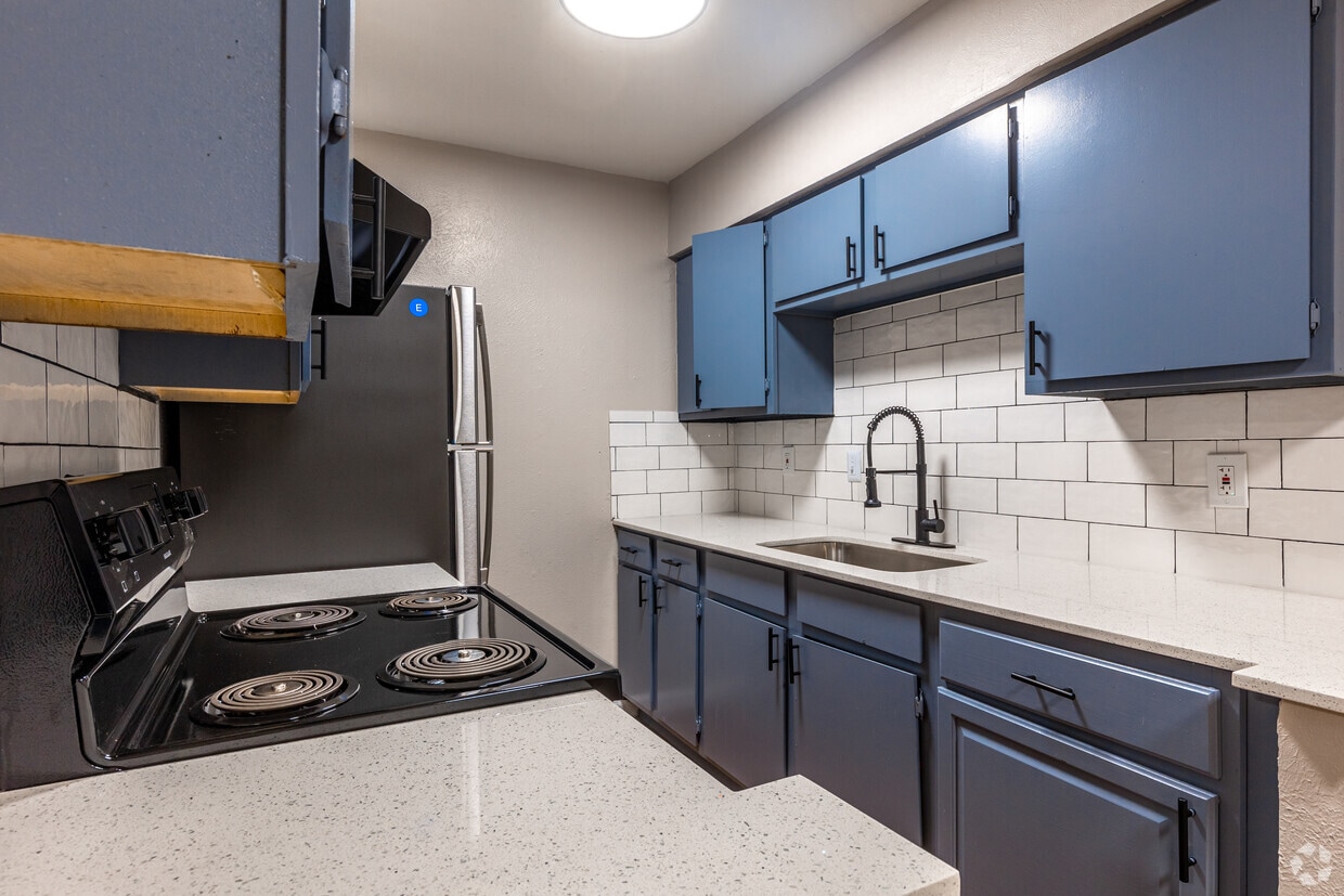 Primary Photo - Maderas Apartments