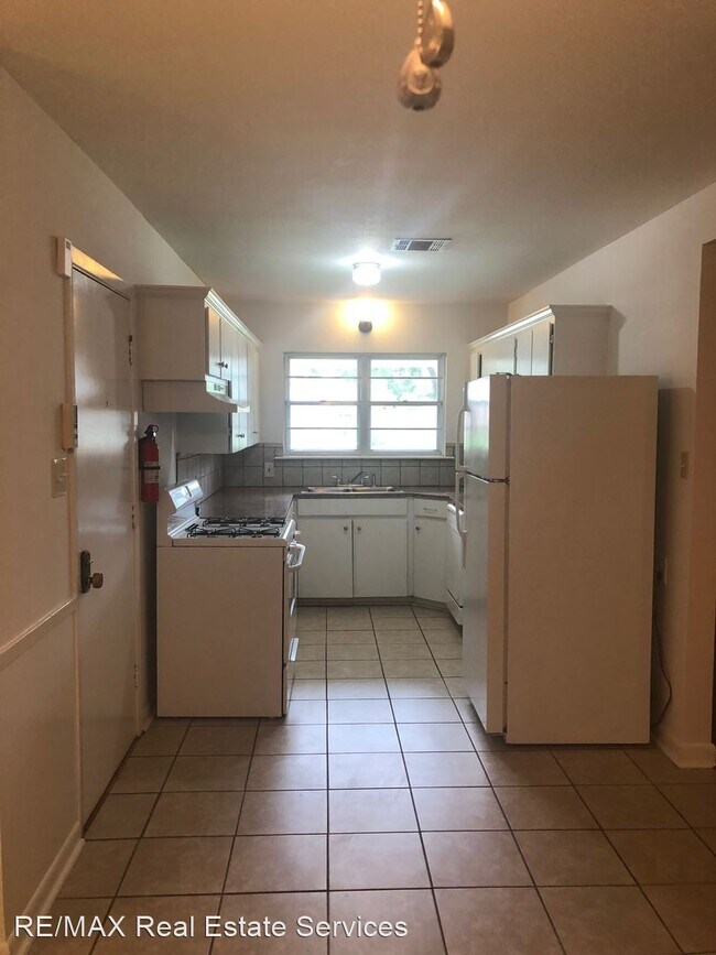 Foto del edificio - 3 br, 2 bath House - 235 Schaub