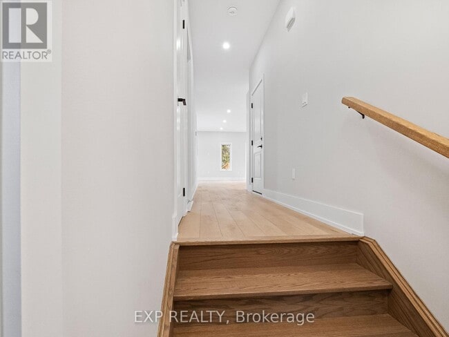 Building Photo - 1142 Ontario Rd