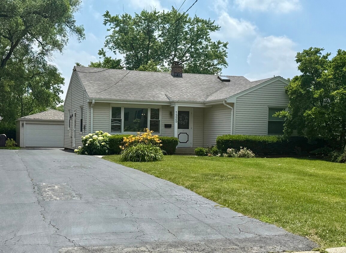 Primary Photo - 1325 Reid St