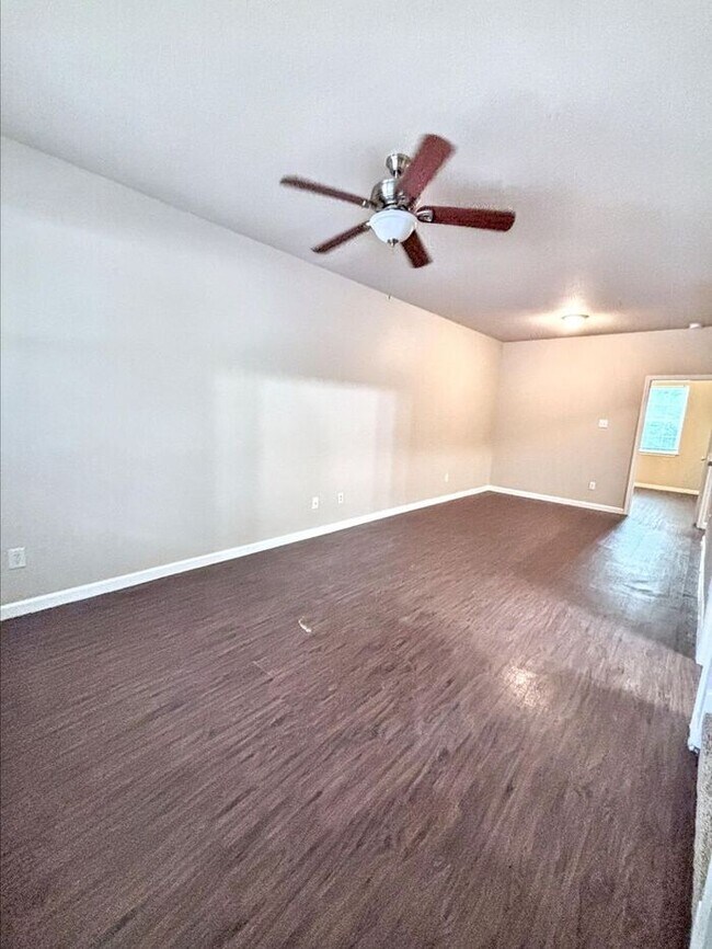 Foto del edificio - Comfortable 4-Bedroom Condo in Houston's O...