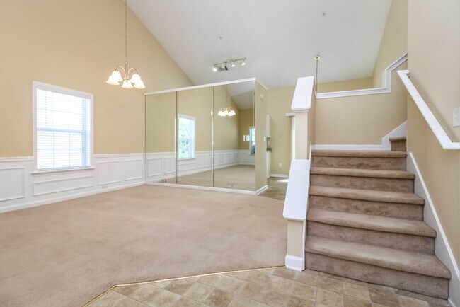 Foto del edificio - 1468 Evanston Ln