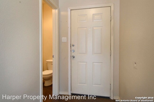Building Photo - 3 br, 2.5 bath House - 7230 Golf Way Unit 1