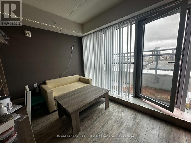 Building Photo - 257 Hemlock St