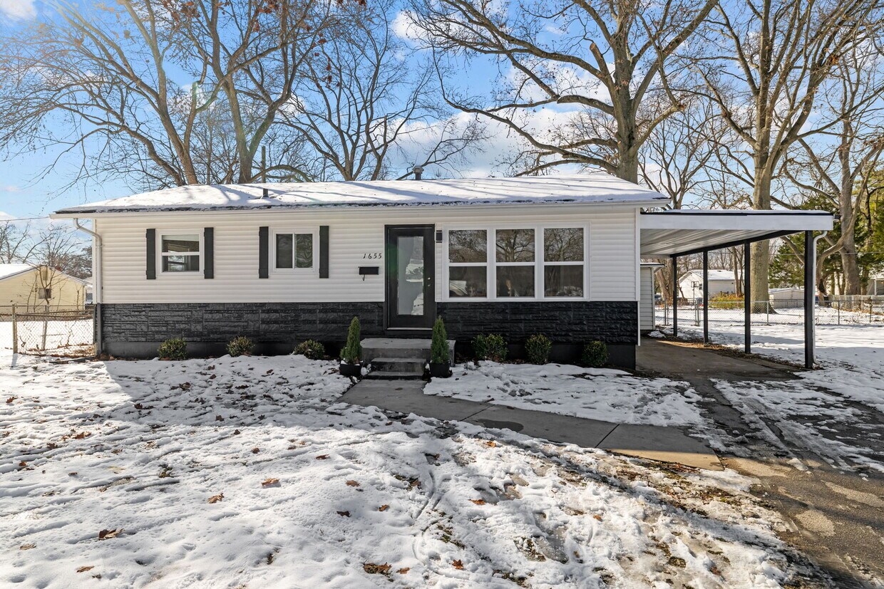 Foto principal - 1655 Fenmore Dr