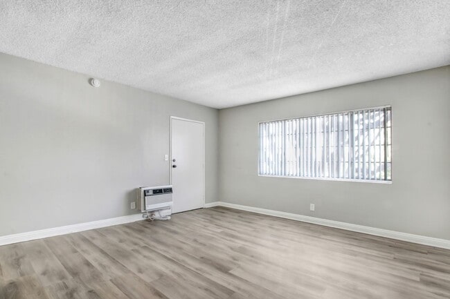 Interior Photo - 1336 W. Stoneridge Ct.