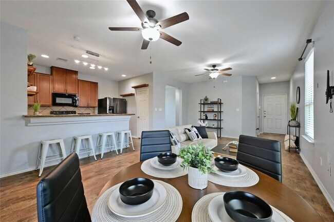 Foto del edificio - 451 New Bridge Dr