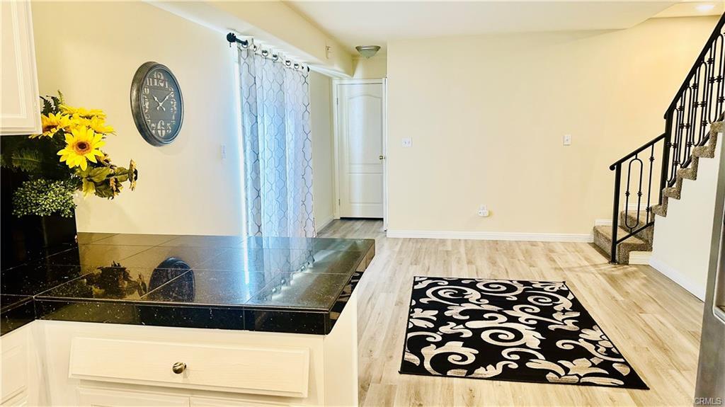 Foto principal - 18336 1/2 Keswick Street, Los Angeles, CA ...