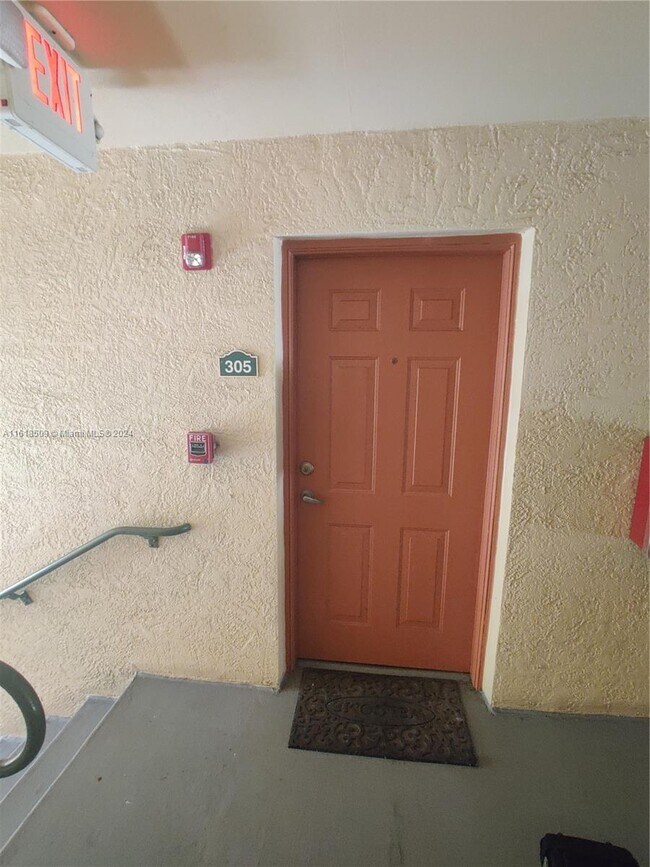 Building Photo - 2516 Centergate Dr