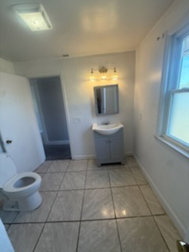 Foto del edificio - 1577 Tyler St