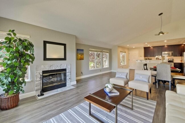 Living Room - 1683 Parkview Green Cir