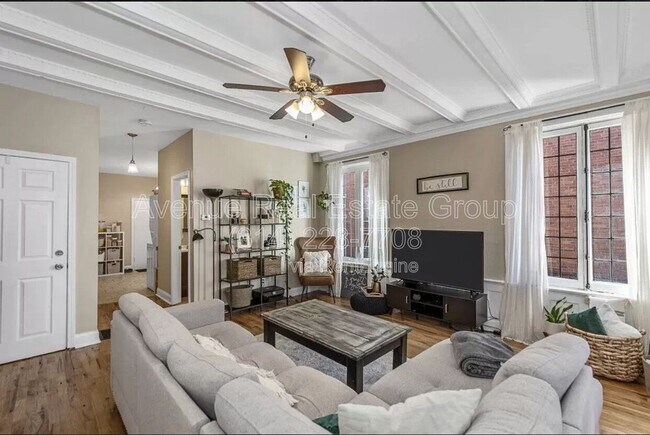 Foto del edificio - 5138 Waterman Blvd