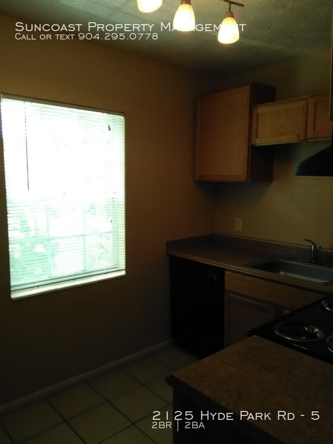Foto del edificio - 2125 Hyde Park Rd