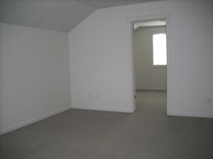 Building Photo - Charming 4-Bedroom Home in the Heart of Orchards!