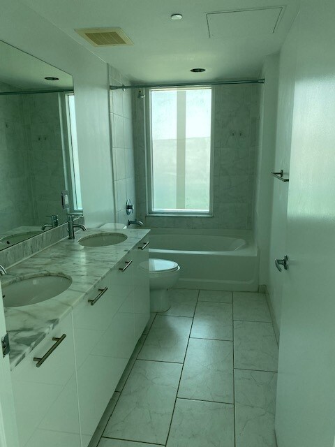 Foto del edificio - 950 Brickell Bay Dr