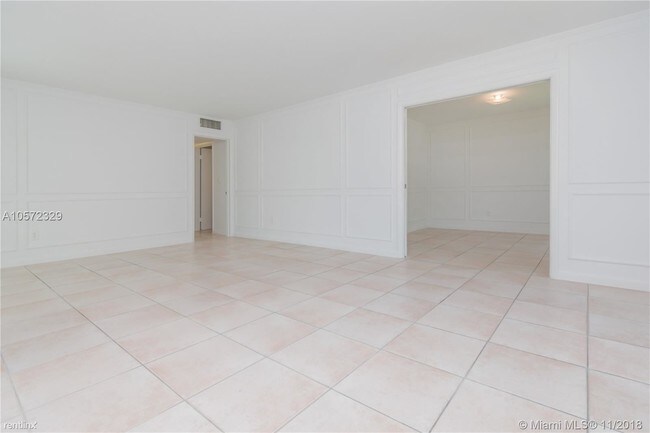 Building Photo - 3 br, 2 bath  - 3912 Ponce de Leon Blvd # 1