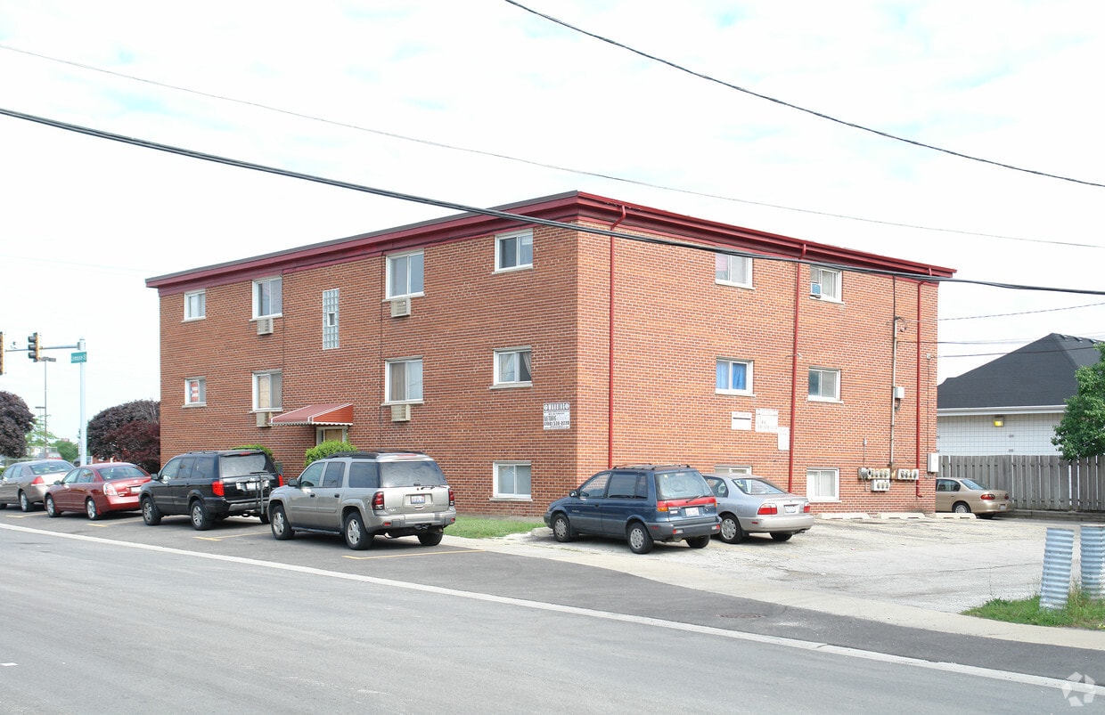 Building Photo - 37 S Wolf Rd