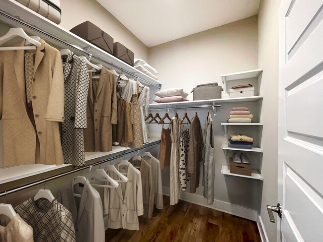 Closet - 500 West Trade