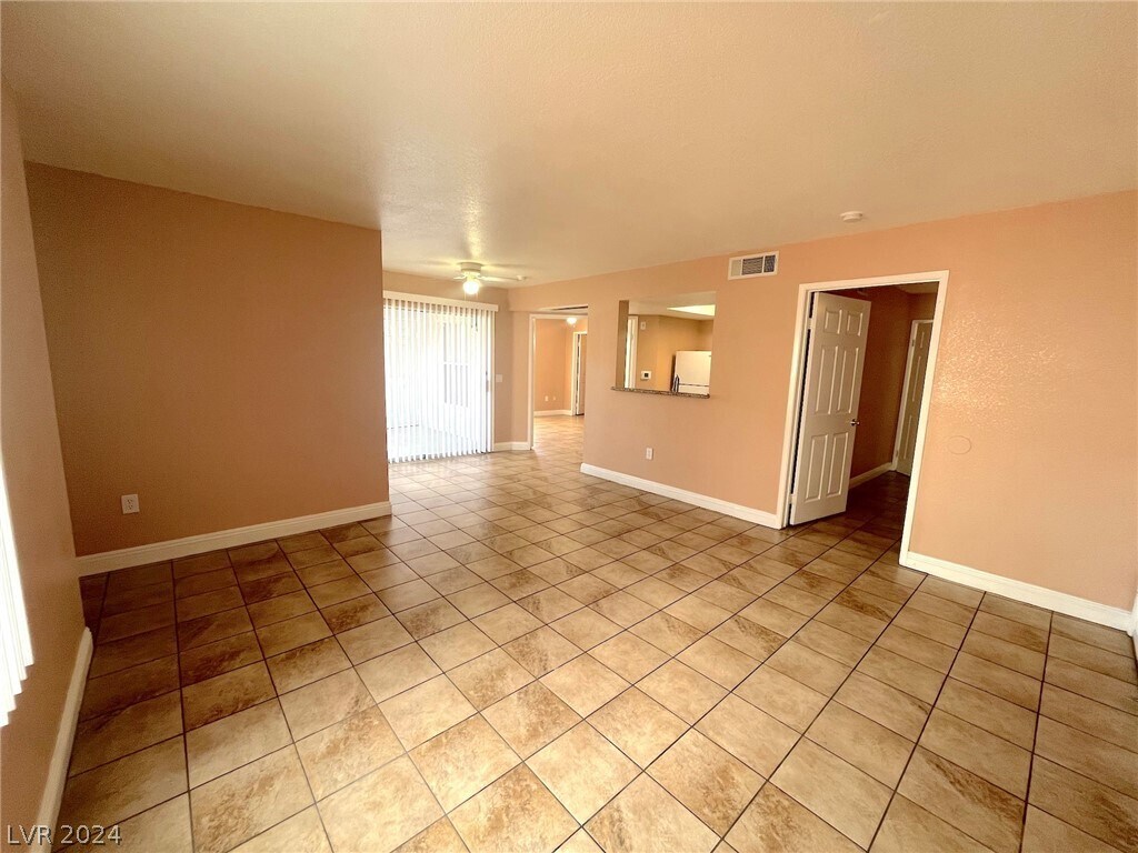 Foto del edificio - 6800 E Lake Mead Blvd