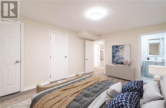 Building Photo - 347 Clifton Downs Rd