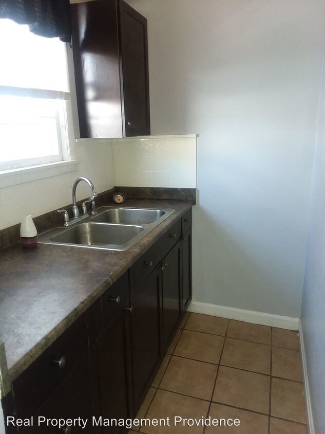 Foto principal - 657 Douglas Ave