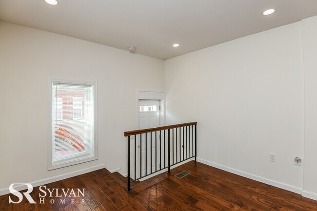 Building Photo - 629 Wyeth St