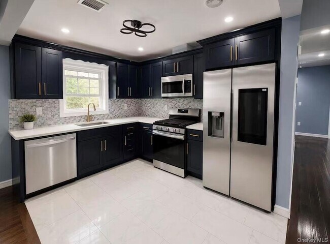 Foto del edificio - 24813 139th Avenue Unit 2F