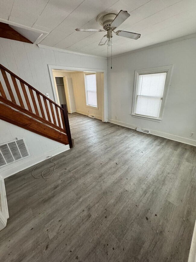 Building Photo - 3 bed 1.5 bath house near Church Hill