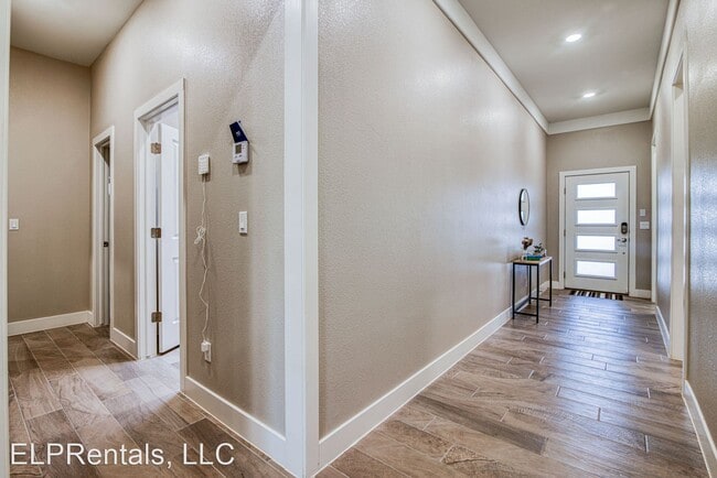 Building Photo - 4 br, 3 bath House - 946 Muker Pl
