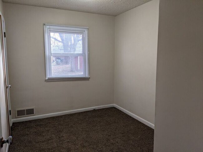 Foto del edificio - Charming 3-Bedroom Home on the Eastside – ...