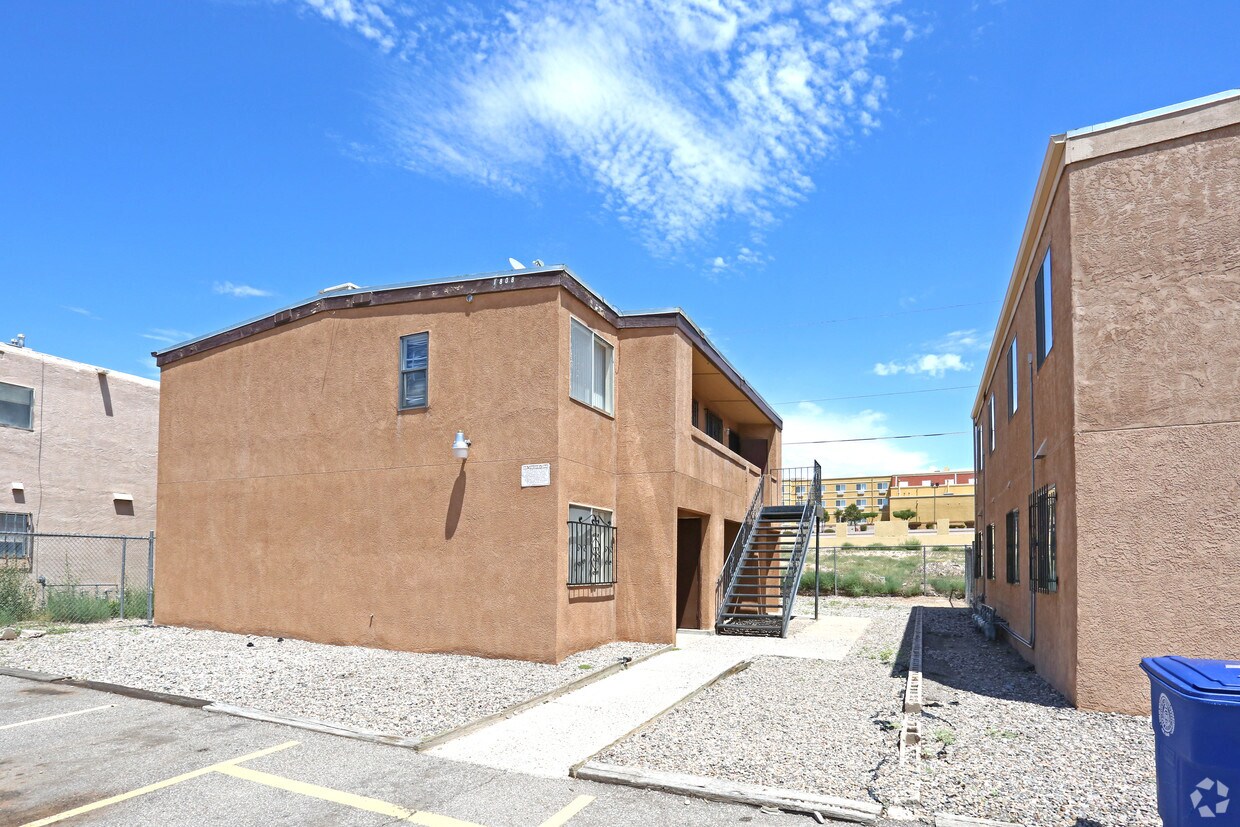 Building Photo - 1808-1812 Buena Vista Dr SE
