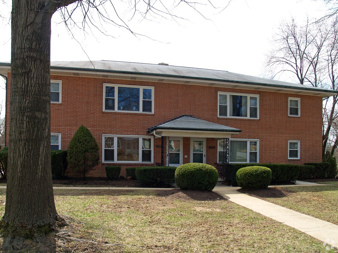 Foto del edificio - 4201 Sussex Dr