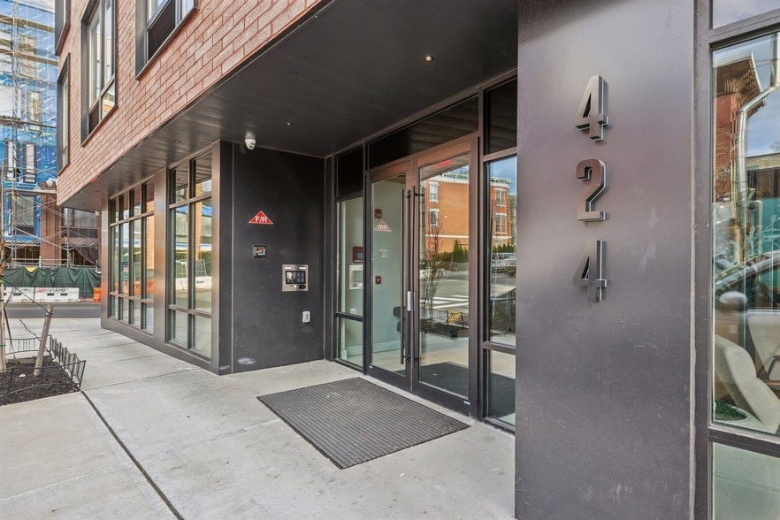 Photo - 424 Arlington Avenue Unit 206