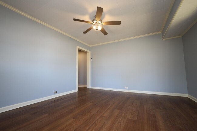 Foto del edificio - 300 E 6th St