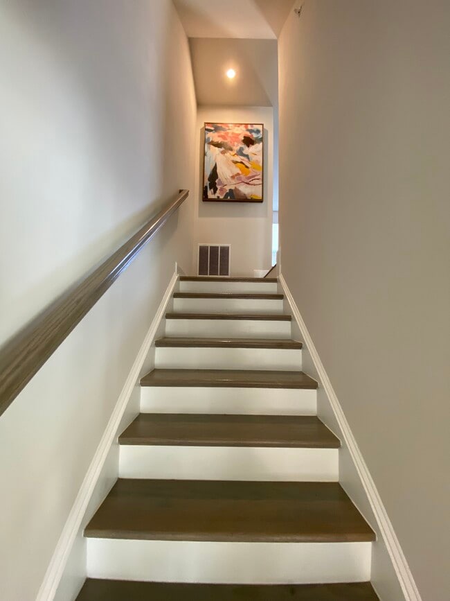 Building Photo - 295 Phoenix Dr