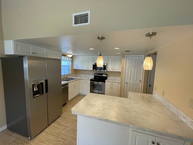 Building Photo - 902 Whisler Ct