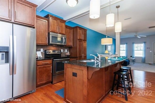 Building Photo - 515 Alderman Ln