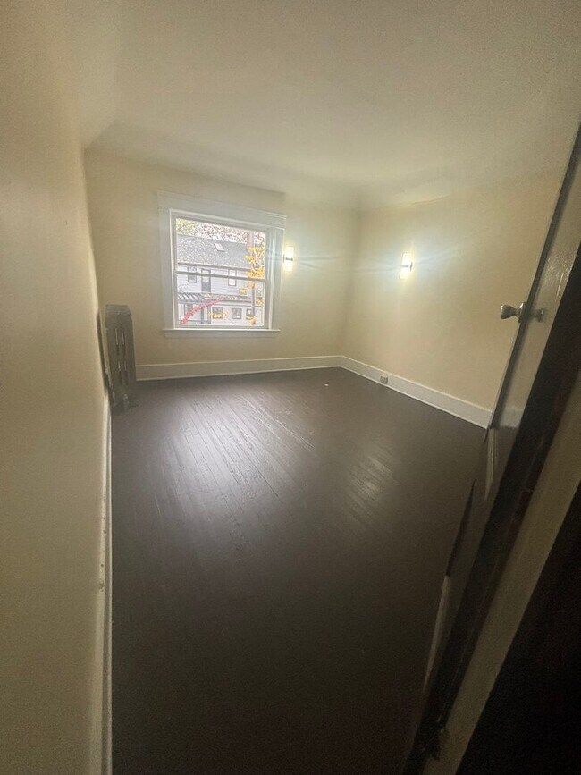 Foto del edificio - 4bd Single Section 8