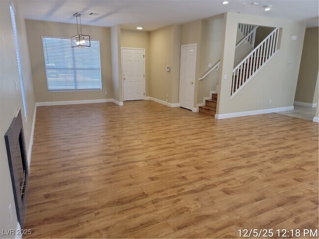 Foto del edificio - 5921 Royal Castle Ln