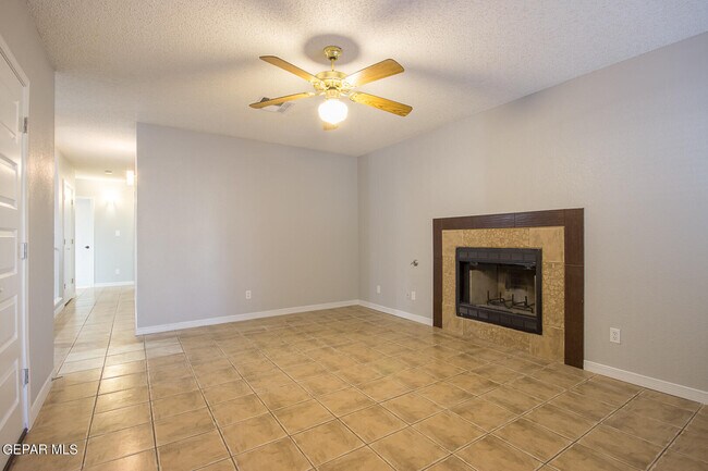 Foto del edificio - 3311 Catherine Ann Dr