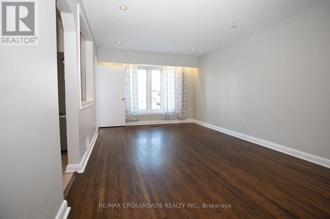 Building Photo - 17 Strode Dr