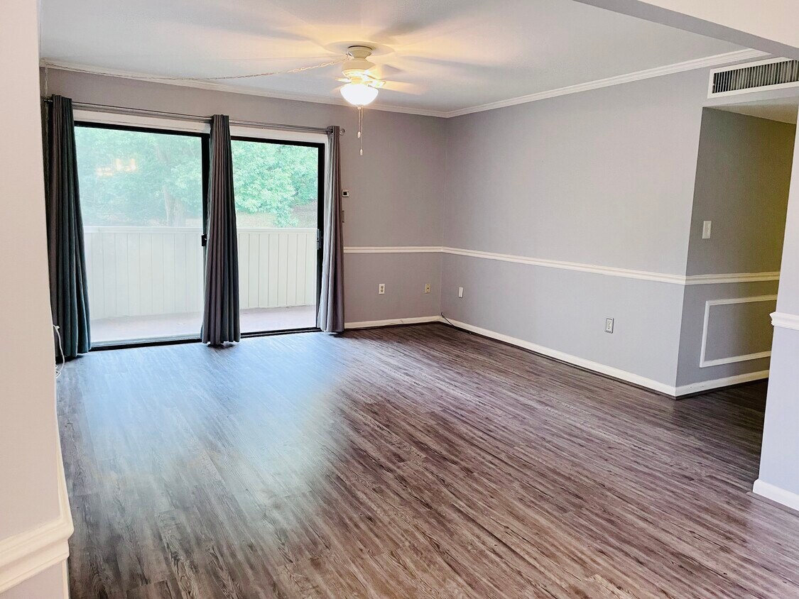 5260 Crossbow Cir Unit 15D, Cave Spring, VA 24018 Condo for Rent in