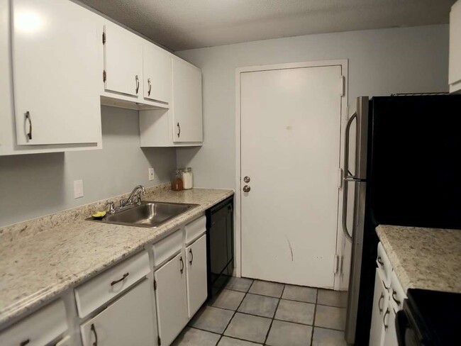 Foto del edificio - 9 Village Hill Ln