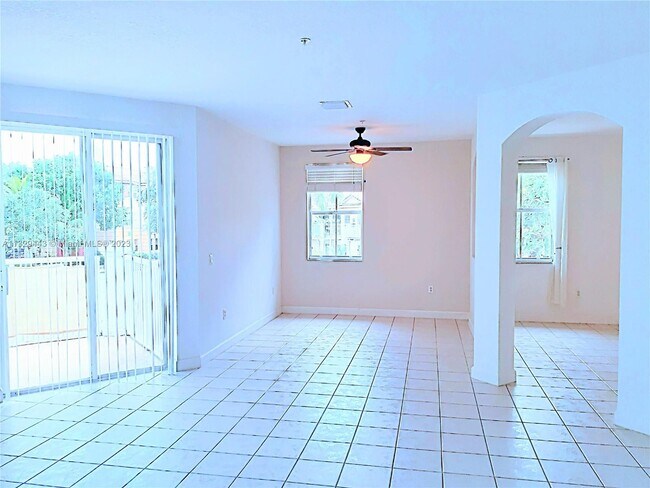 Building Photo - 1013 Shoma Dr