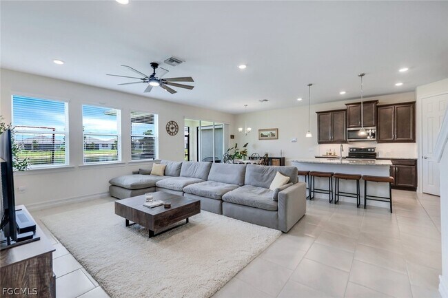 Foto del edificio - 421 Coral Reef Pl